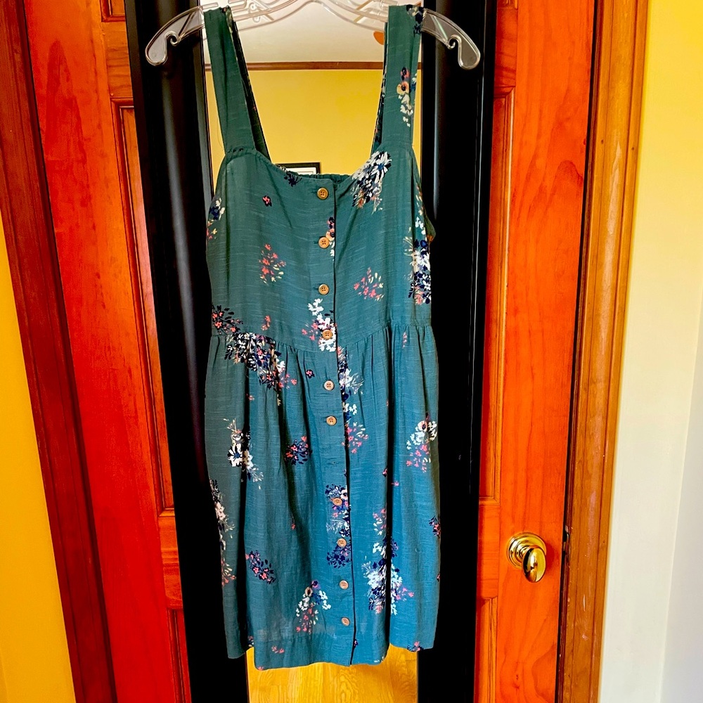 Green floral button up dress size large